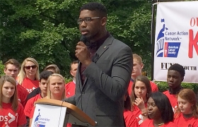 Photo of a speaker addressing the crowd at an ACS CAN rally event